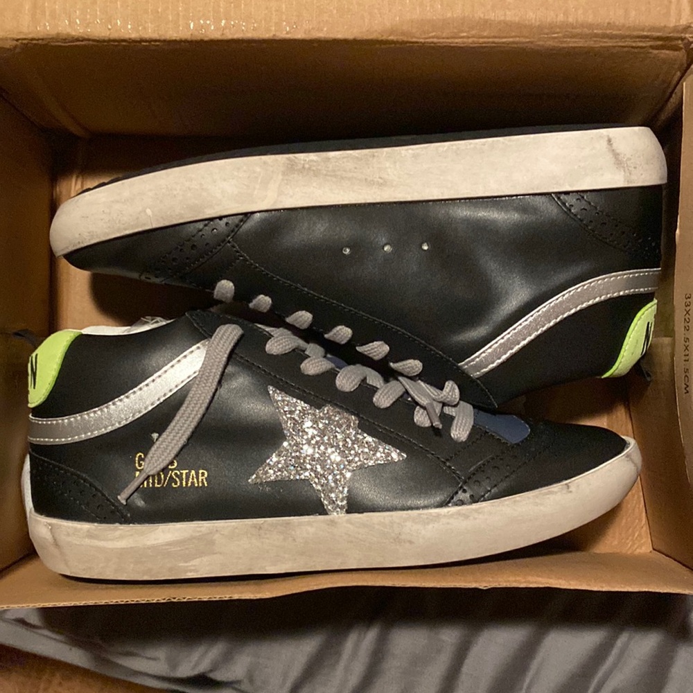 GG style sneakers. Size 39. NWT.
